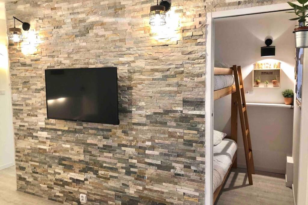 Grand Studio Cabine 30 M² Centre Ville, Refait A Neuf Pour Vous ! Climatise Ла Гранде-Моте Екстериор снимка