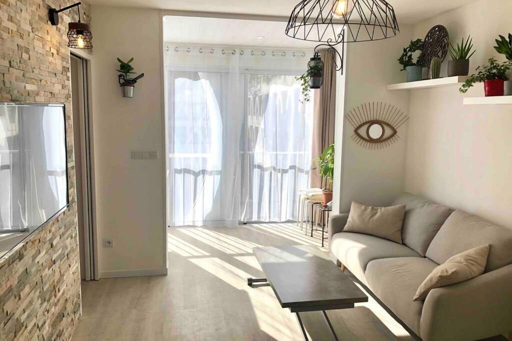 Grand Studio Cabine 30 M² Centre Ville, Refait A Neuf Pour Vous ! Climatise Ла Гранде-Моте Екстериор снимка