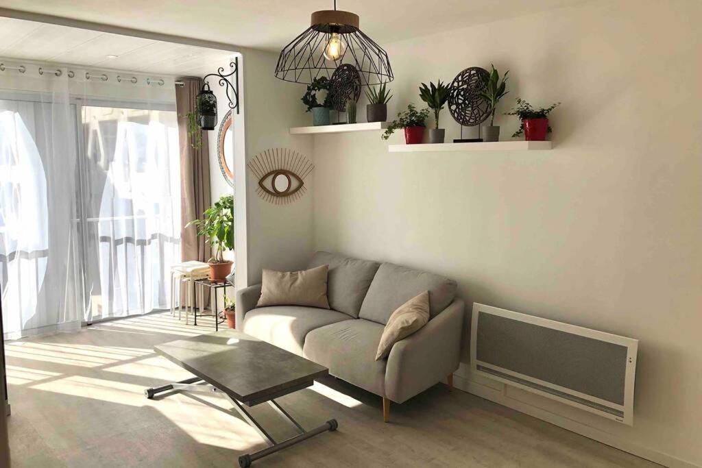 Grand Studio Cabine 30 M² Centre Ville, Refait A Neuf Pour Vous ! Climatise Ла Гранде-Моте Екстериор снимка